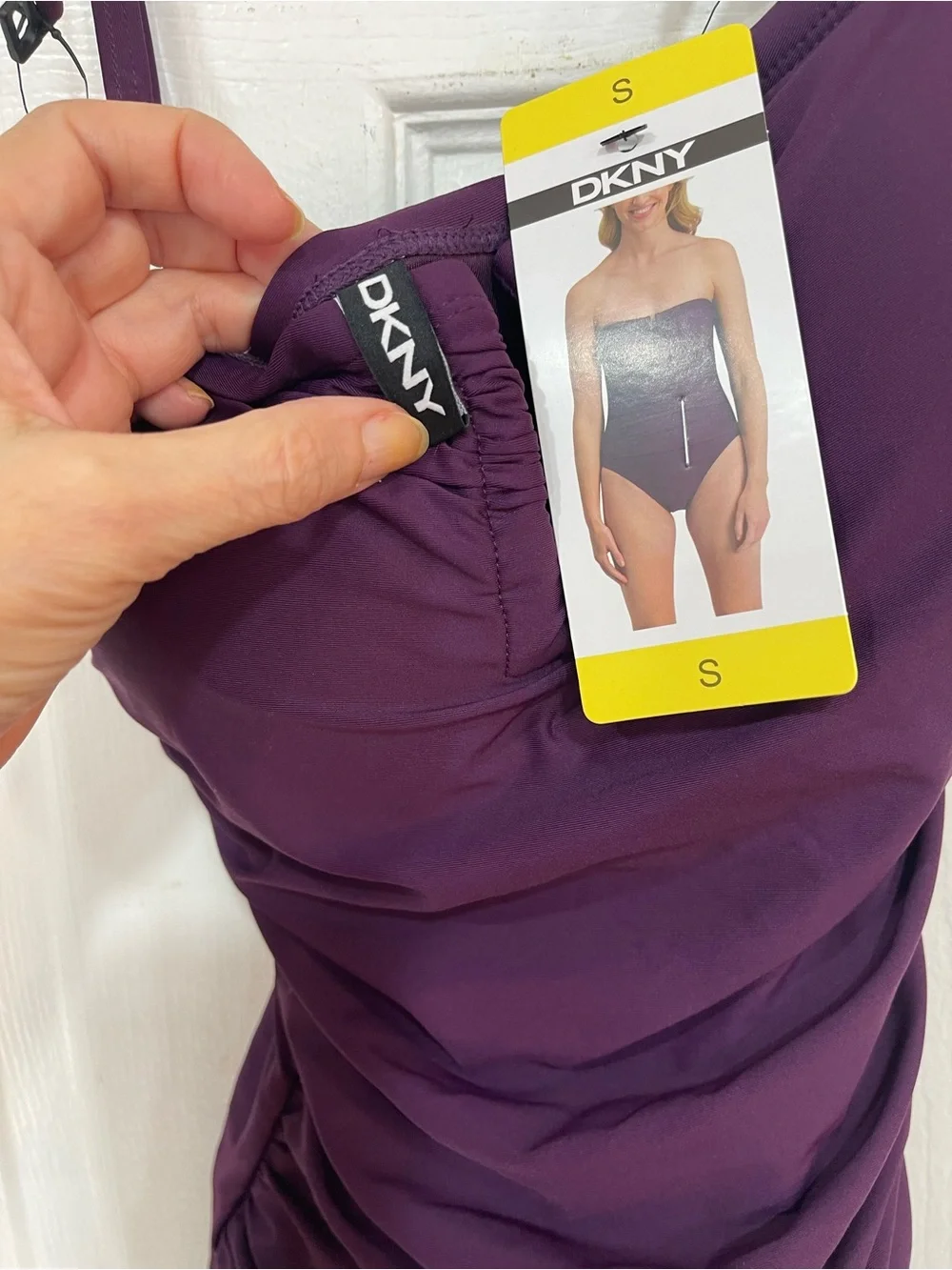 NWT DKNY women’s one piece swimsuit plum size small - Picture 16 of 16